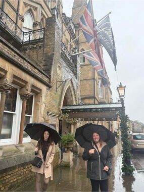 Meet your Posher, Jessica and Kate